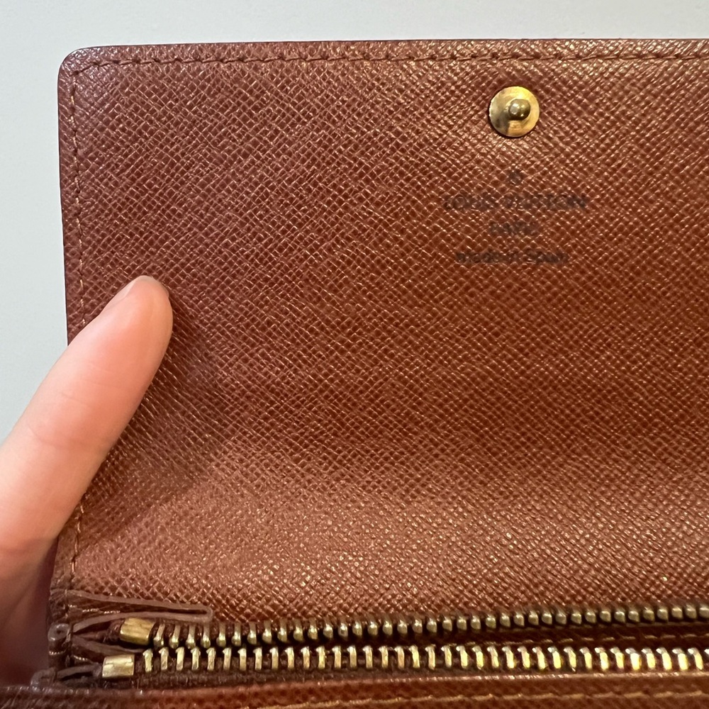 Authentic Louis Vuitton monogram bifold wallet - Picture 11 of 13